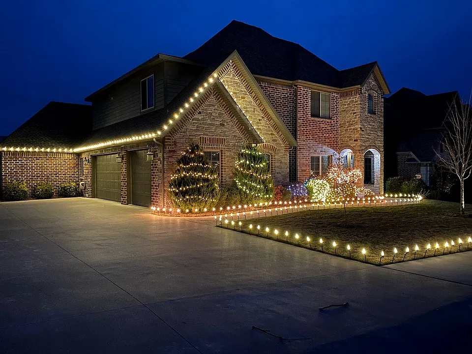 421 Trailwood Cir