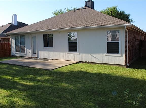 4th image of 9804 Carter Dr