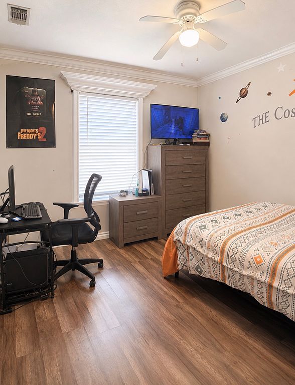 725 SE Carnival Ave - Property Image