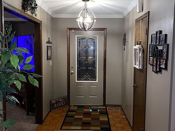4th image of 400 E 5th Ave