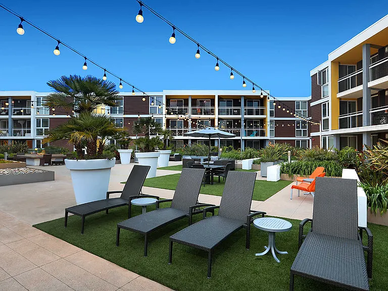 Lounge and Sun Deck
