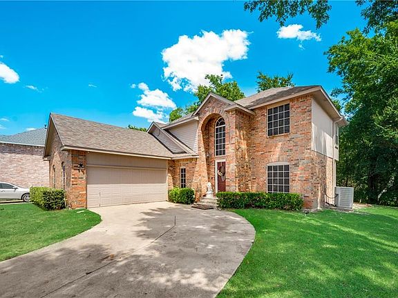 2nd image of 220 Lemontree Ln