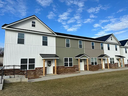 1915 S Maple Tree Ln #1 Photo 1