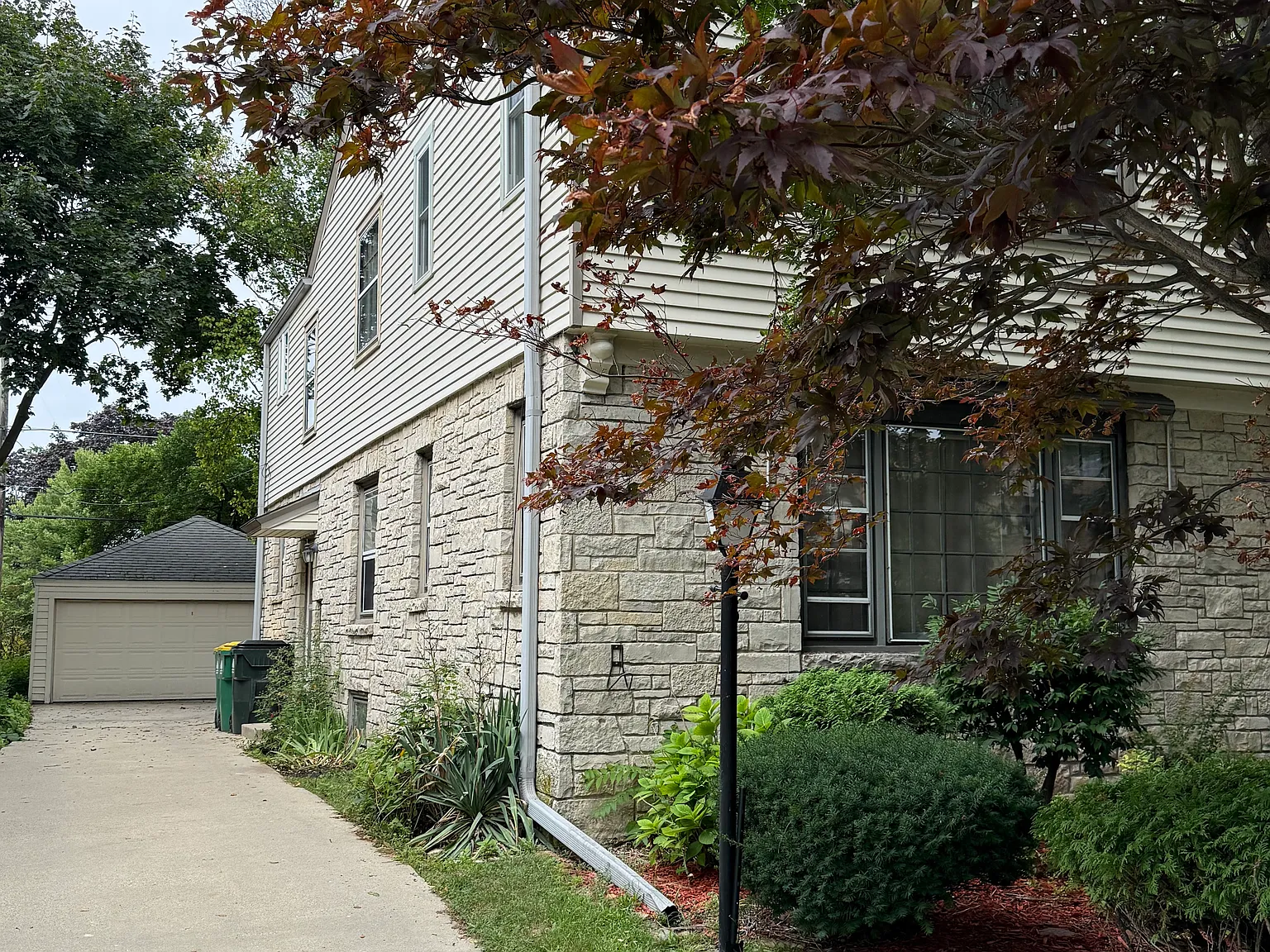 2 bed, 1200 sqft, $1,600 — Photo 2