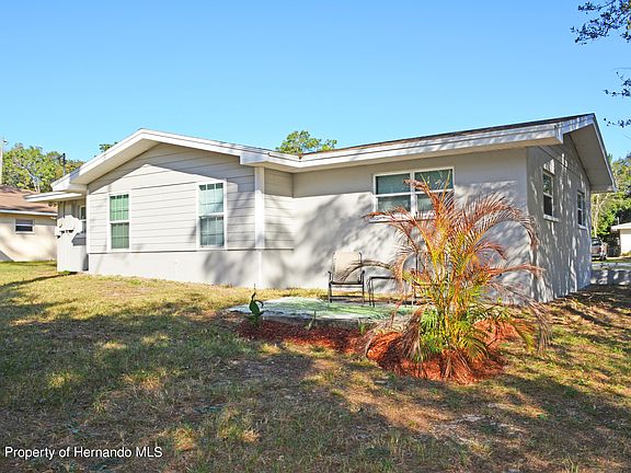 5th image of 34206 Park Square Pl