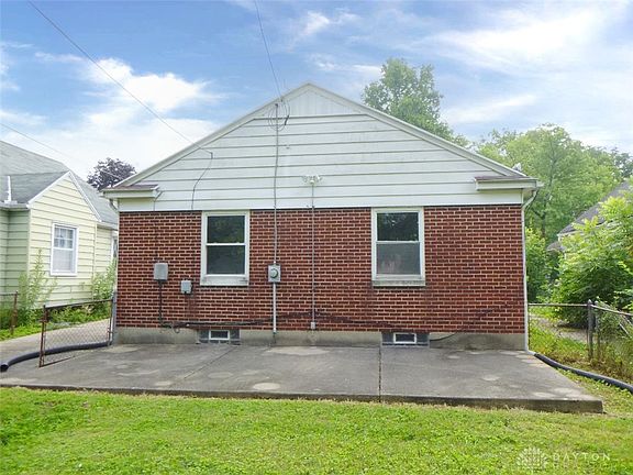 4th image of 1421 Canfield Ave
