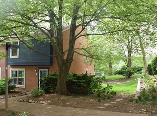 2086 Golf Course Dr, Reston, VA 20191