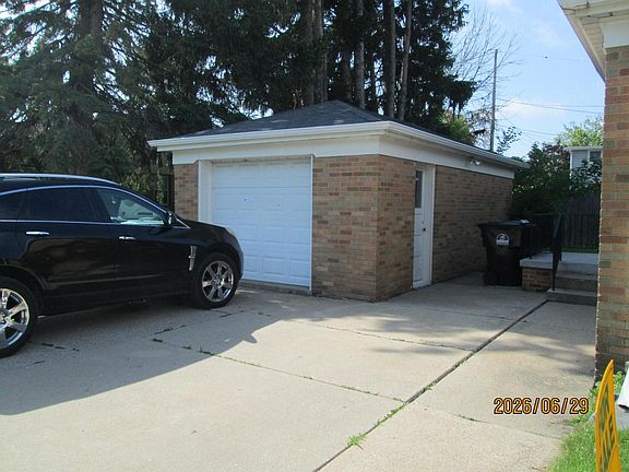 5th image of 3217 Caledonia STREET