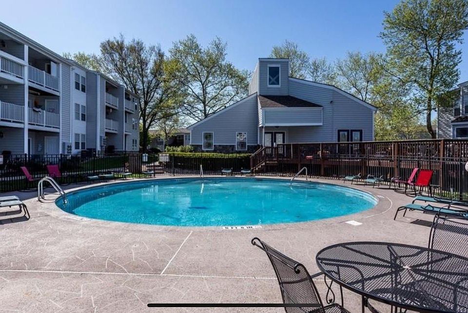 1st image of 2414 Lake Park Rd APT 4304