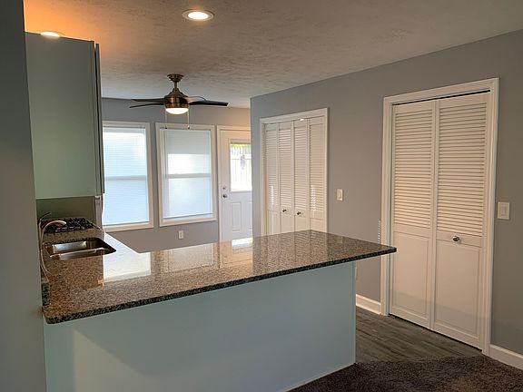 3rd image of 820 Lathrop Ter APT 1