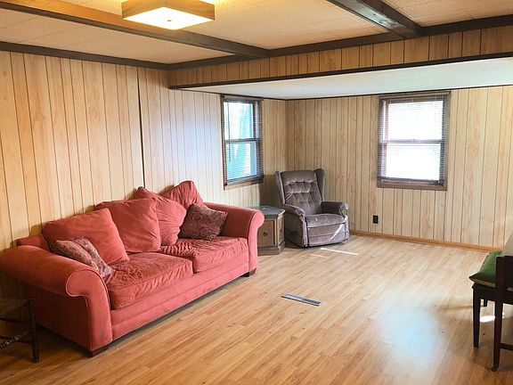 4th image of 1613 Lakeview Dr