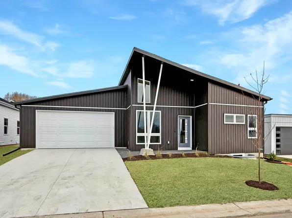 104 Boneset Ave, Poynette, WI 53955