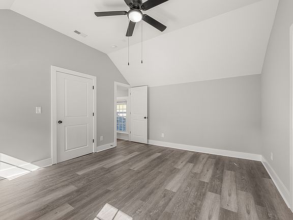 3rd image of 37386 Detroit Rd