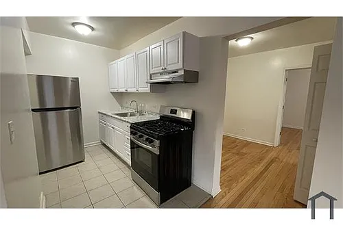 7 S Mayfield Ave Photo 1