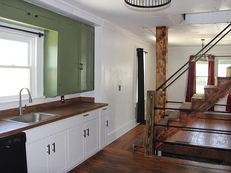 115 Ming St — Photo 13