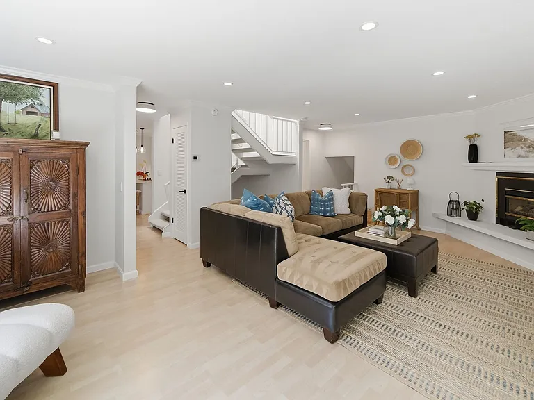 2411 Carlmont Dr #107 — Photo 15