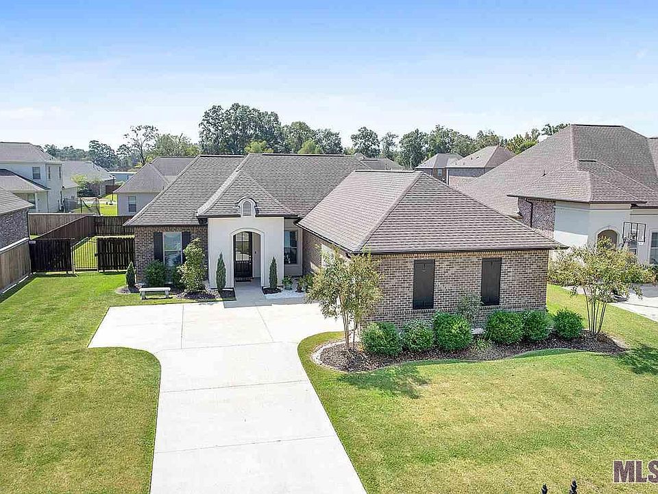 1st image of 40449 Champagne Ave