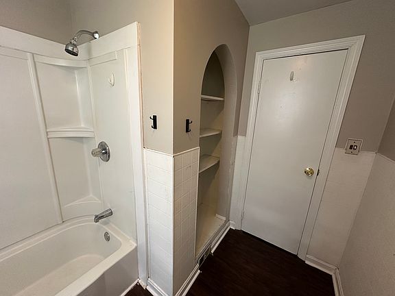 5th image of 189 Spruce St Floor 2