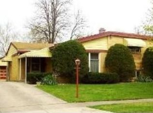 11046 Martindale Dr, Westchester, IL