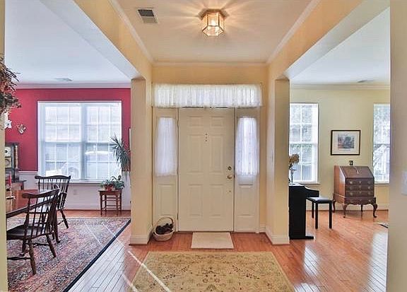 3rd image of 1871 Jeanine Way