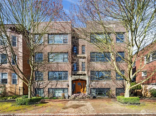 525 16th Avenue E #201, Seattle, WA 98112