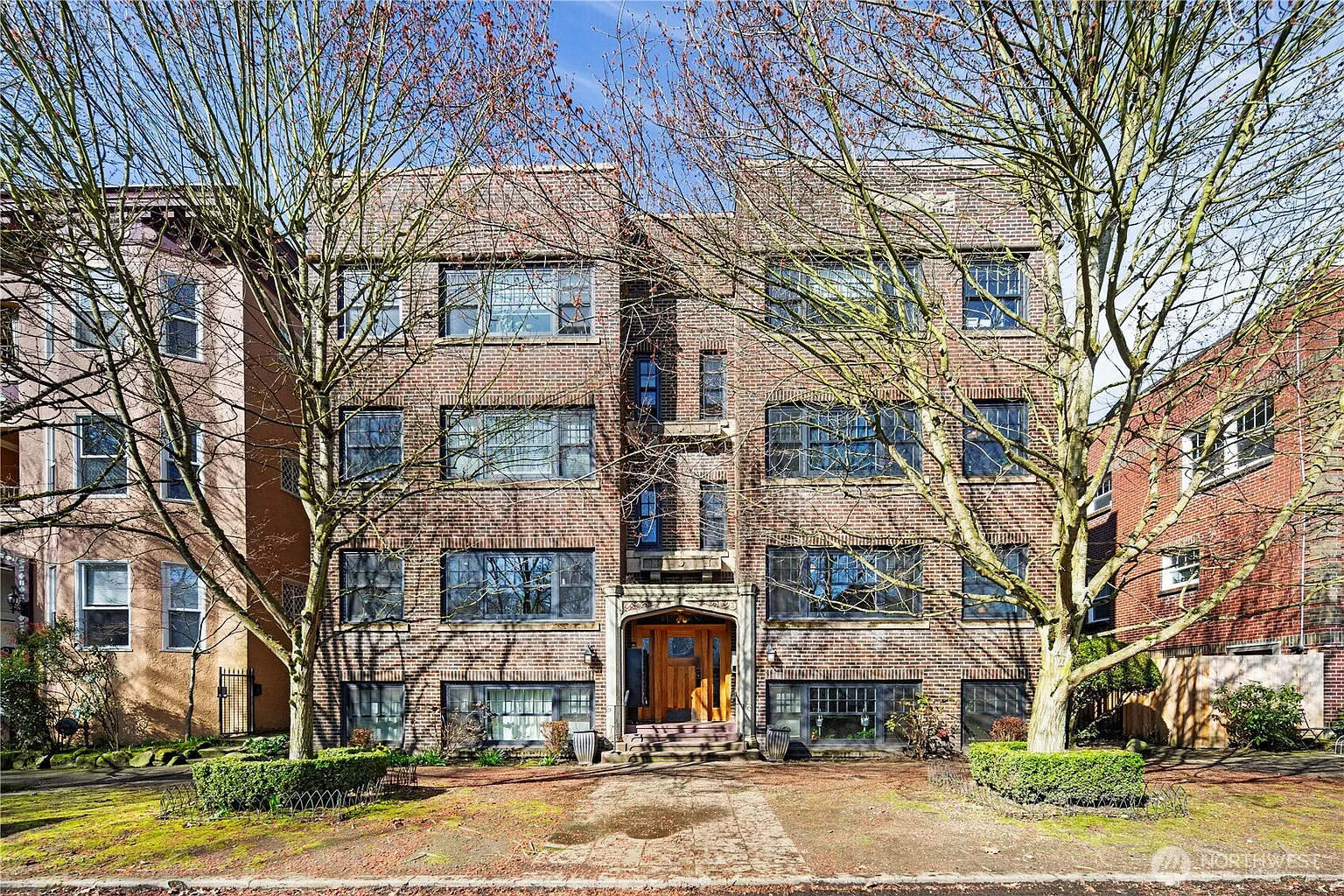525 16th Avenue E #201 photo 1