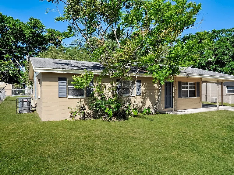 5927 Stokes Rd — Photo 3