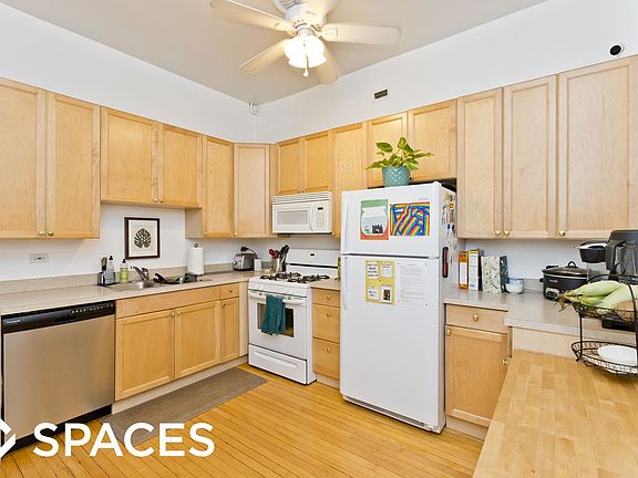 3rd image of 3637 N Greenview Ave #1