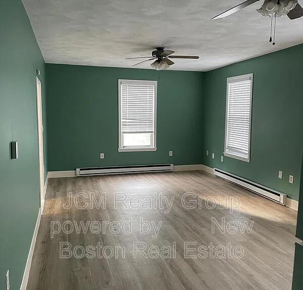 98 Margin St #2L — Photo 2