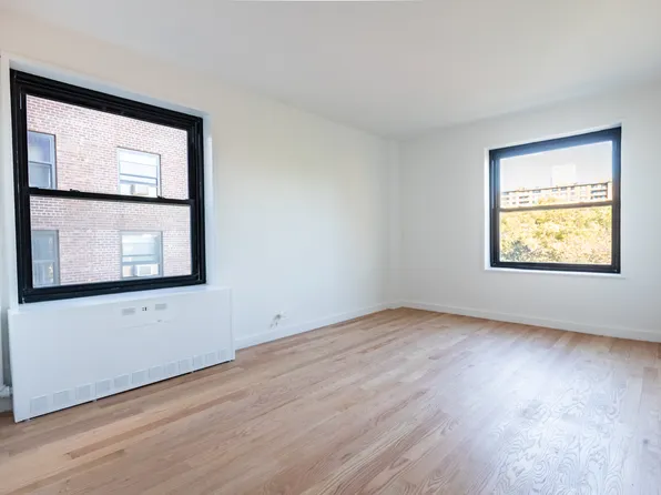 209 Clinton Avenue image 7 of 14