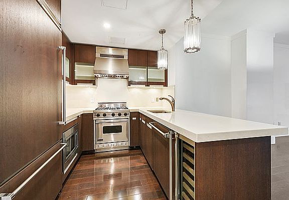 4th image of 125 W 21st St APT 2D