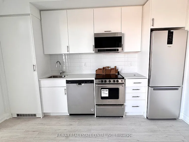 412 Silver Maple Rd #428 — Photo 5