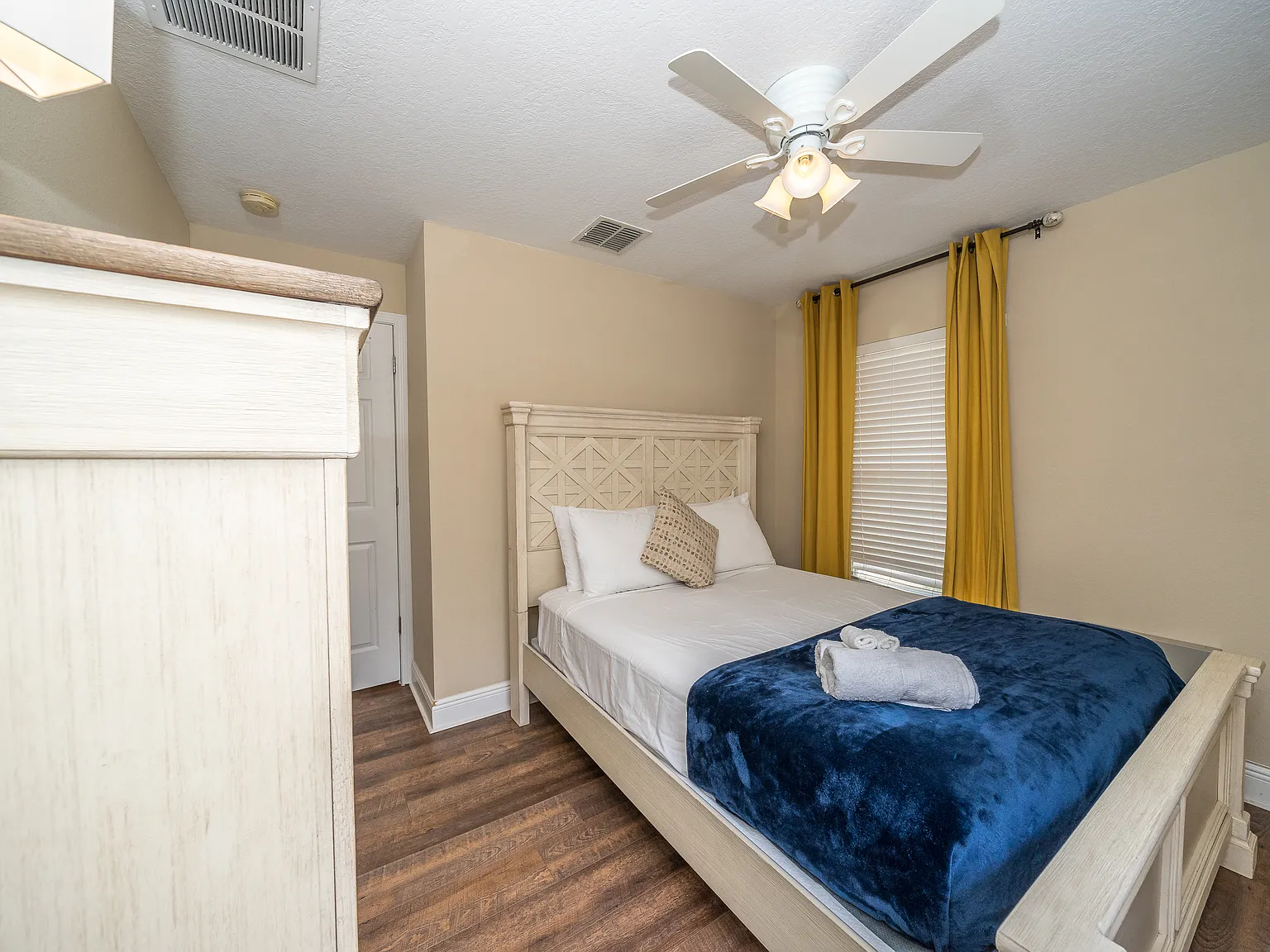Seminole Manor - 1 — Photo 3