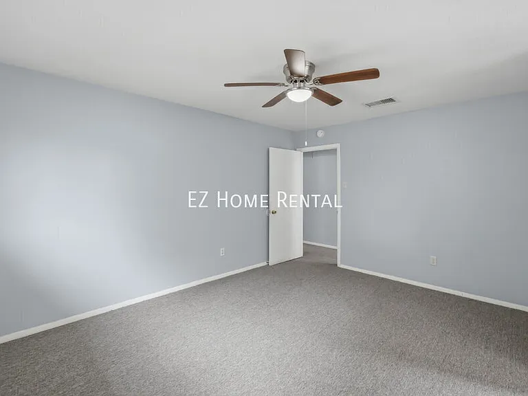 2907 W Greens Rd — Photo 16