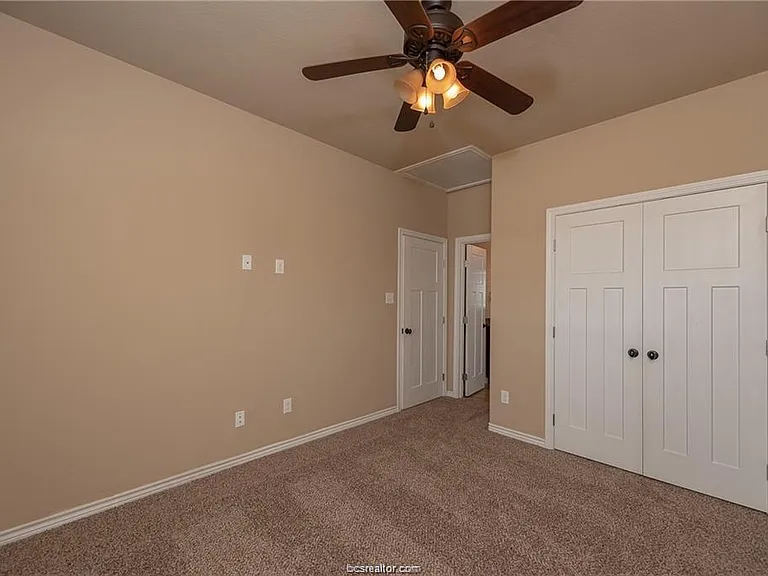 4001 Golden Eagle Dr #B — Photo 5