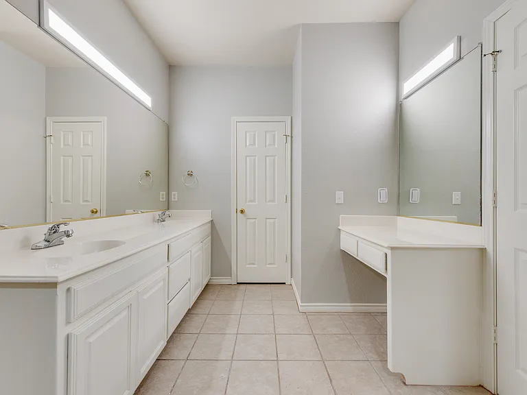 739 Harbour Town Dr — Photo 16