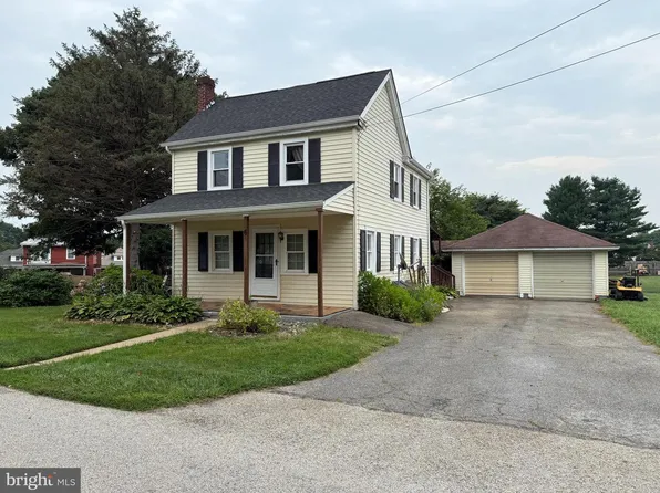 6 Church St, Stewartstown, PA 17363
