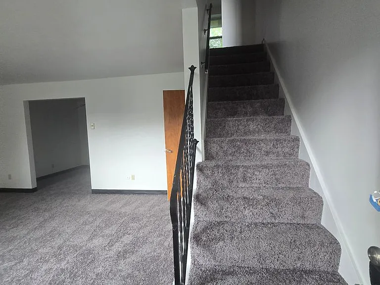 305 Aqua Ct — Photo 22