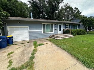 7143 Newton Dr, Overland Park, KS 66204