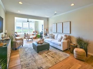 2 Prestwick Ln, Williamstown, NJ 08094
