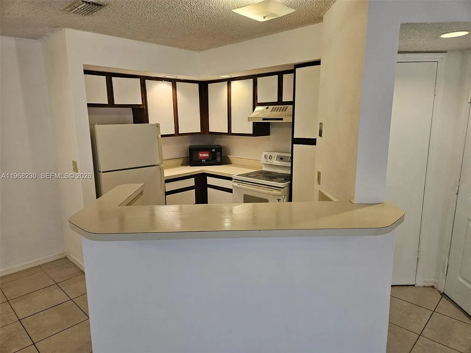 Coral Key Condo — Photo 4
