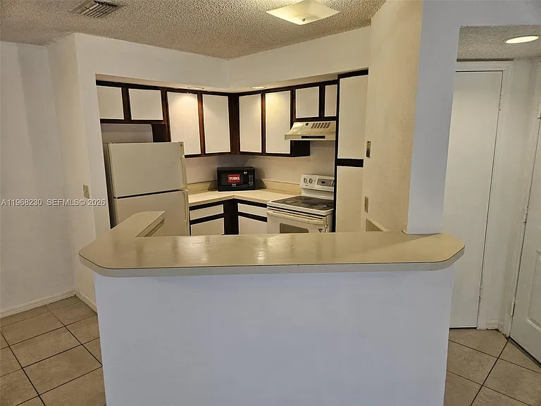 3300 Pinewalk Dr N #1911 — Photo 4