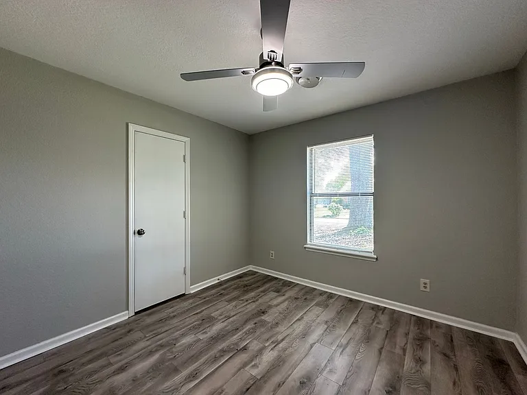 5809 Enid St — Photo 14