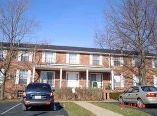 938 Guyasuta Ln, Pittsburgh, PA