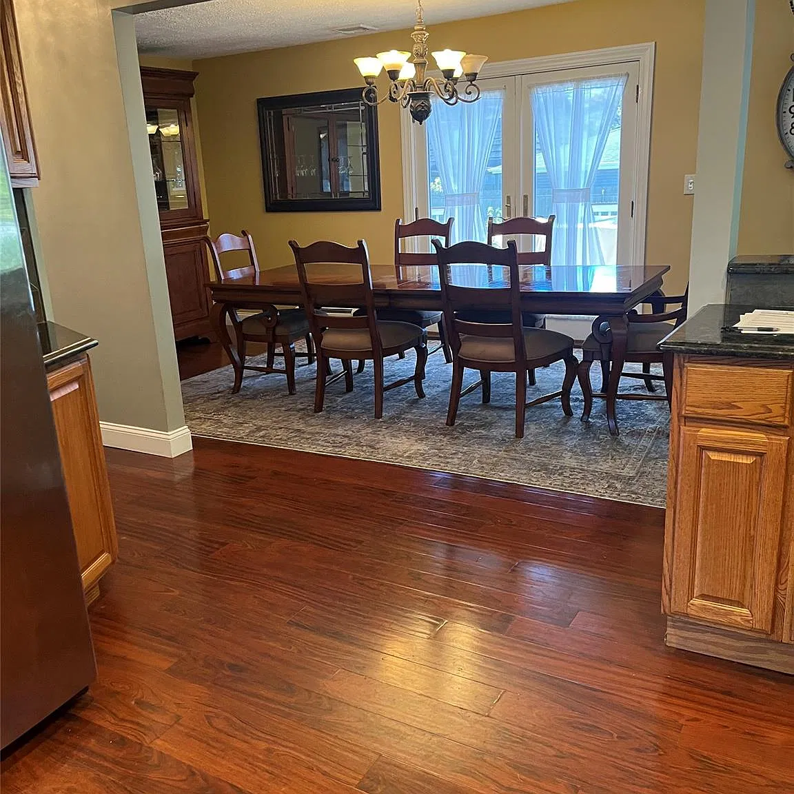 4 bed, 1.5 bath, 1900 sqft, $5,500 — Photo 4