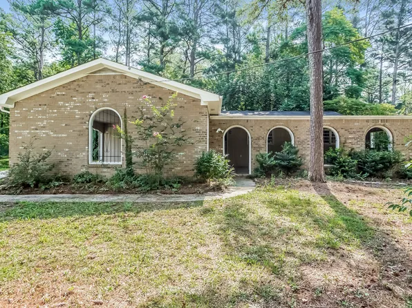 469 Mountain Park Trl, Stone Mountain, GA 30087