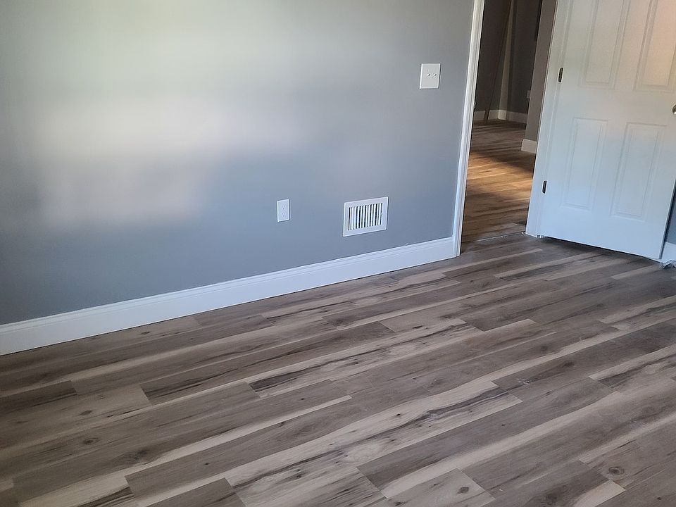 2nd image of 137 Washington St #2R