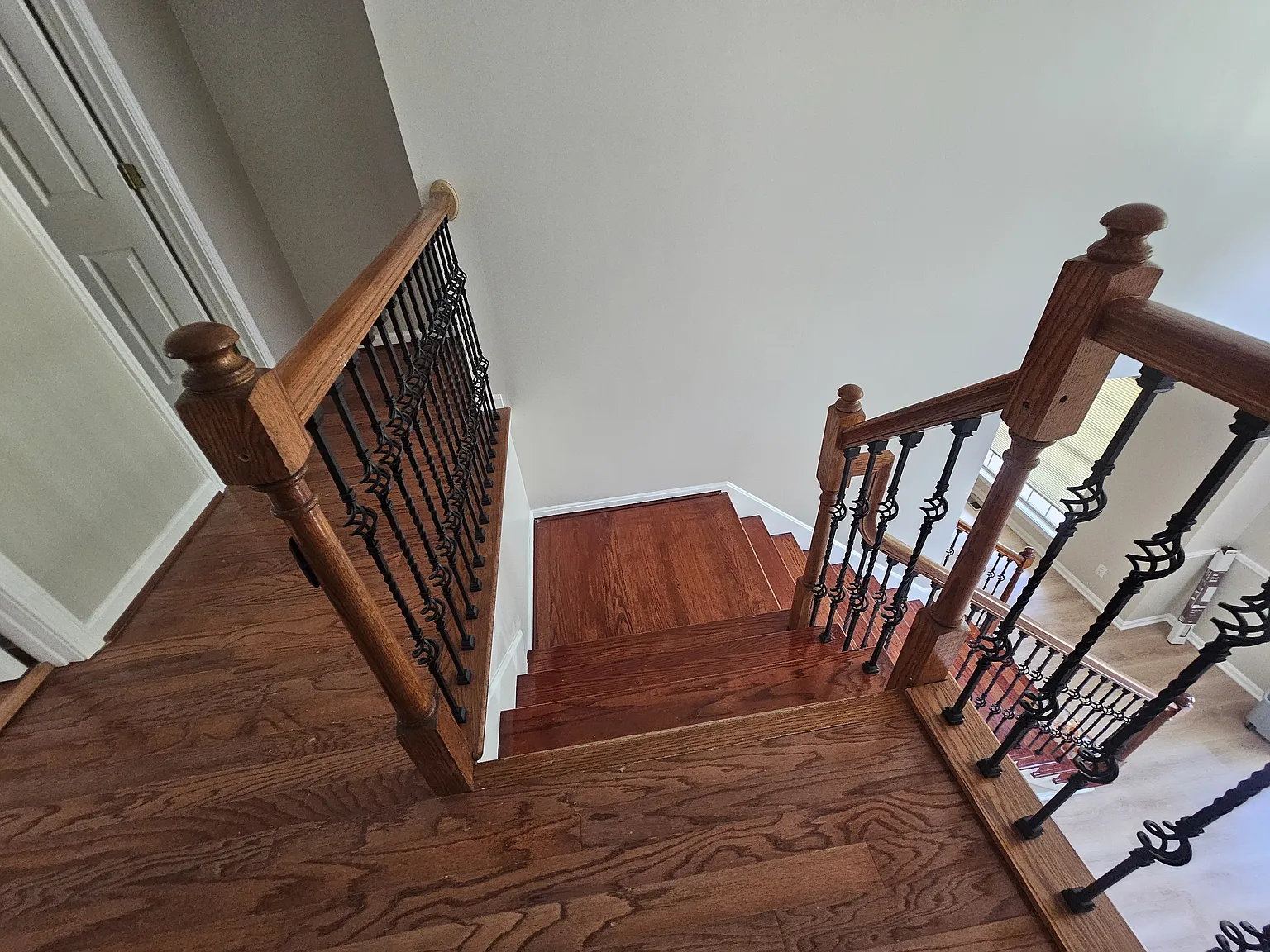 4 bed, 2.5 bath, 2422 sqft, $2,599 — Photo 4