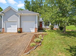4 Mountain Trace Ct, Greenville, SC 29609
