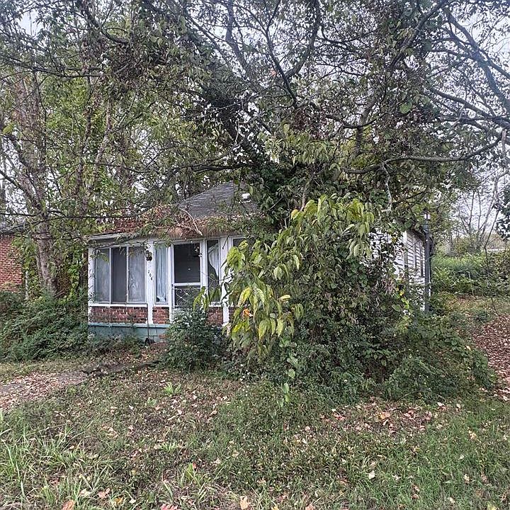 1st image of 206 Peyton St
